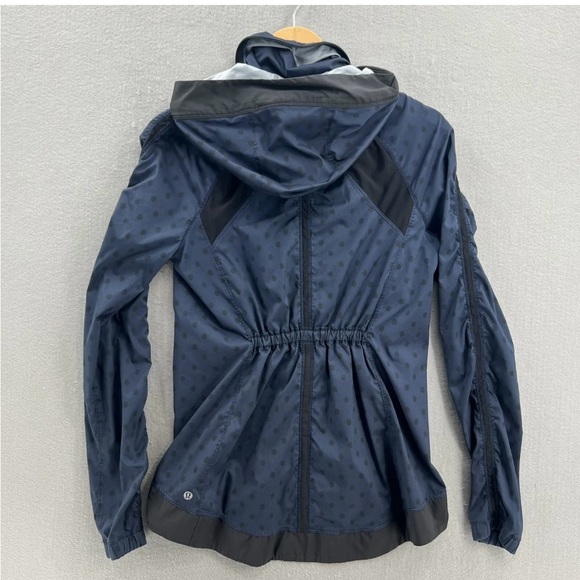 Lululemon Gather And Sprint Running Jacket Windbreaker
Sz 4 Hooded Full Zip - Picture 7 of 9
